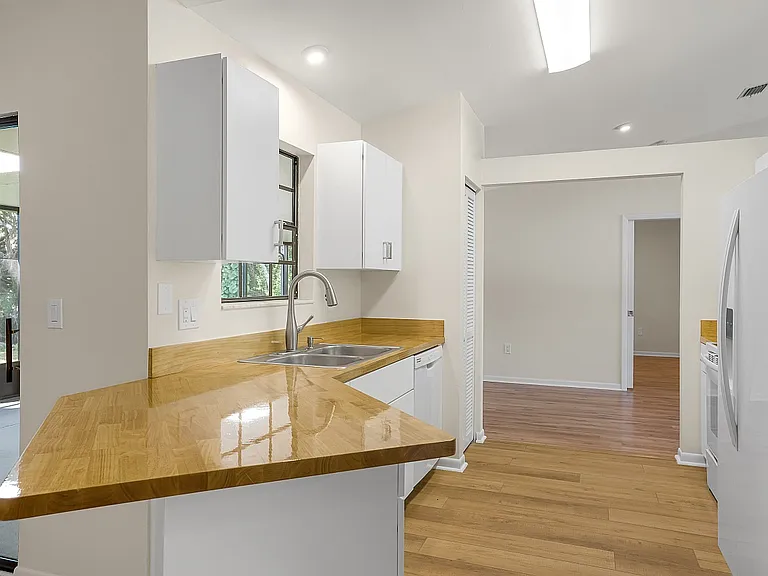 722 Carnival Ter — Photo 19