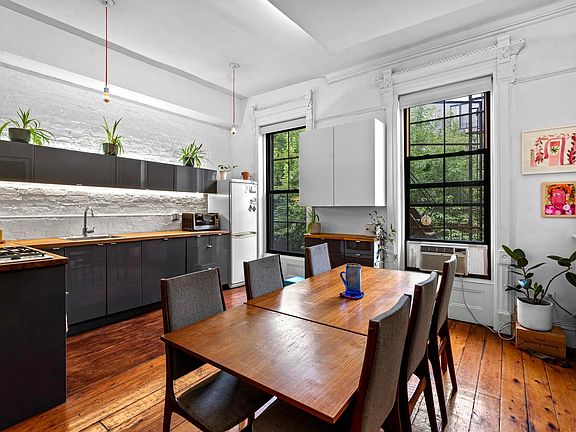 3rd image of 549 Putnam Ave APT 1