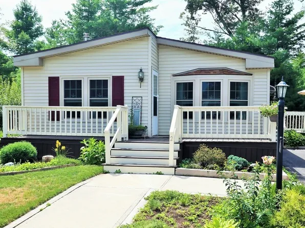 2 Lincoln Cir, Carver, MA 02330