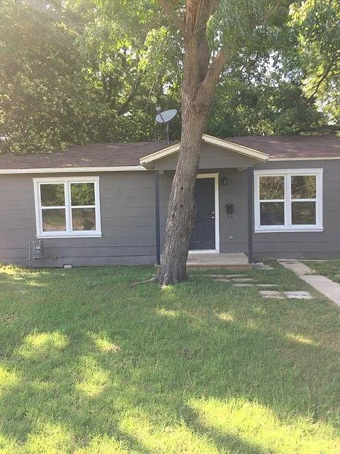 224 W Davilla Ave