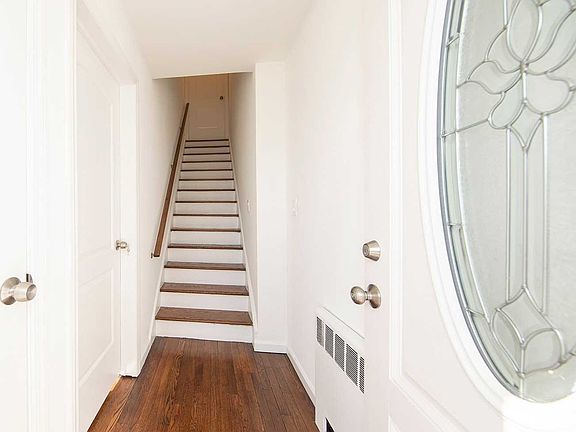 2nd image of 212 Ingraham Blvd