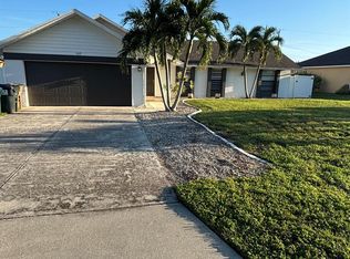 609 SE 2nd St, Cape Coral, FL 33990