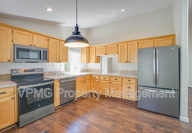 2115 NW 143rd Cir — Photo 7