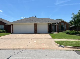 2828 NW 162nd St, Edmond, OK 73013