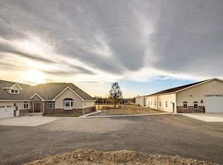 882 Davis Rd, Powell, WY 82435