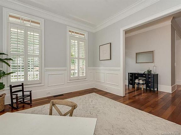 5th image of 670 Vendue Pl