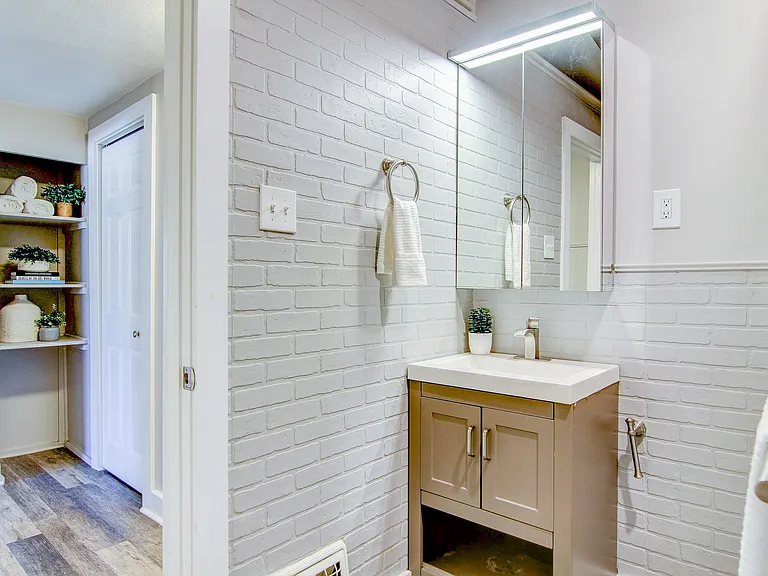 1420 Yates St #420 — Photo 13
