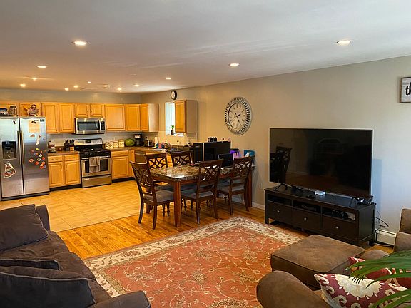 4th image of 3086 Miles Ave APT 1
