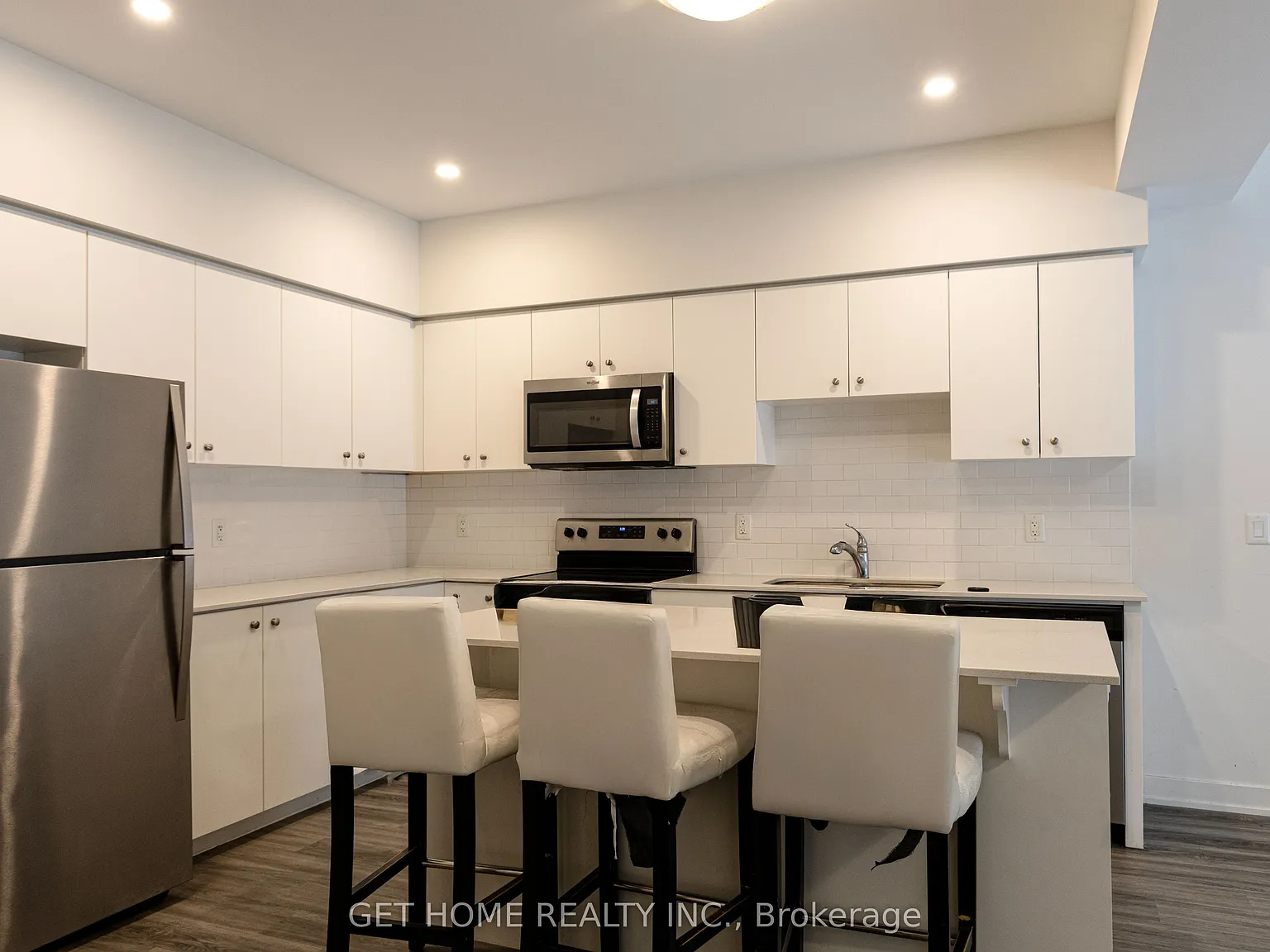 3 bed, $2,700 — Photo 4