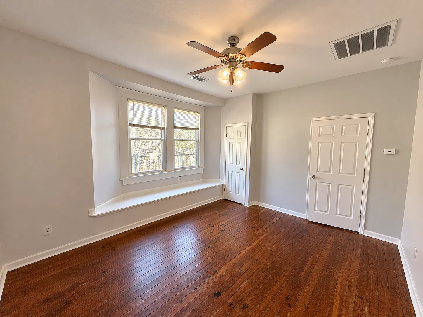 1 bed, 700 sqft, $1,400 — Photo 3
