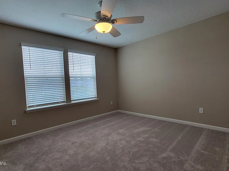 12880 Josslyn Ln — Photo 17