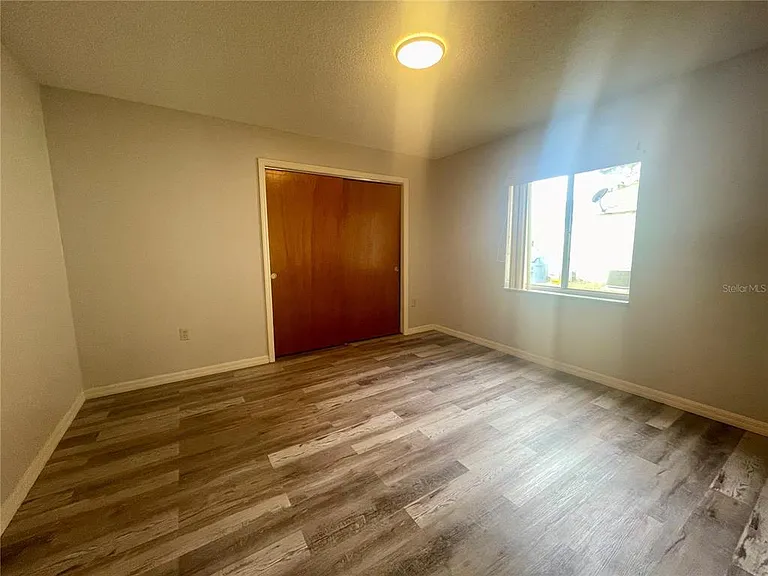 10337 Usher St — Photo 9
