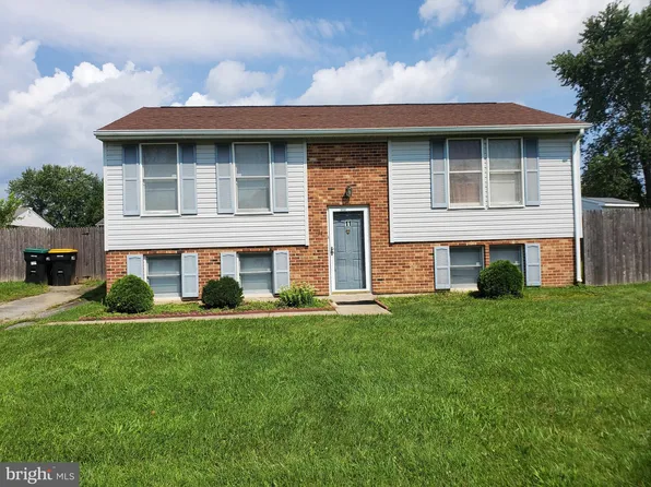 11 Midland Dr, Newark, DE 19713