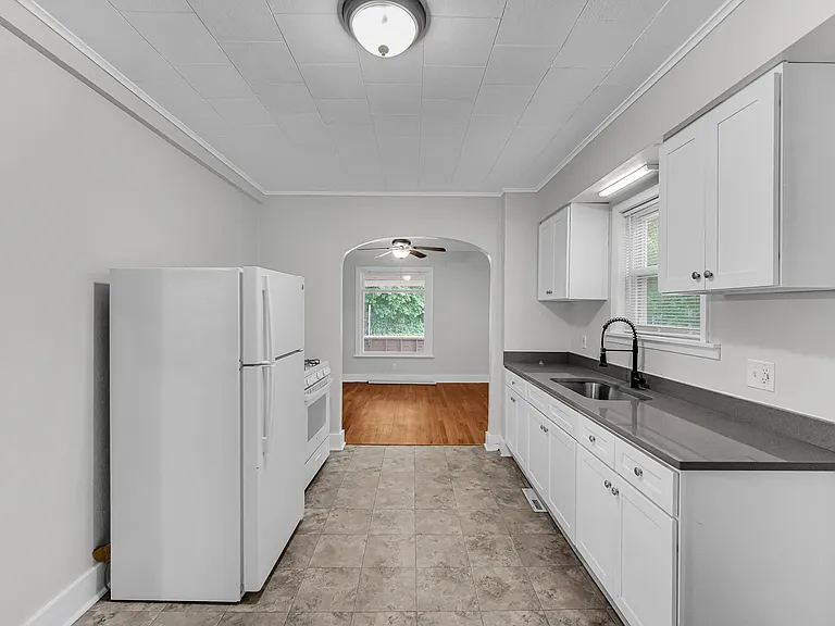 261 W Main St #1 — Photo 5