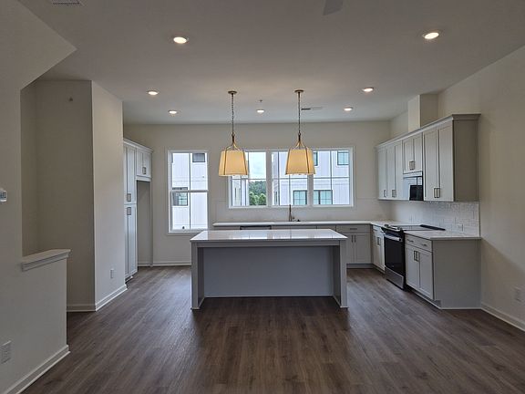 3rd image of 440 Argosy Park Cir