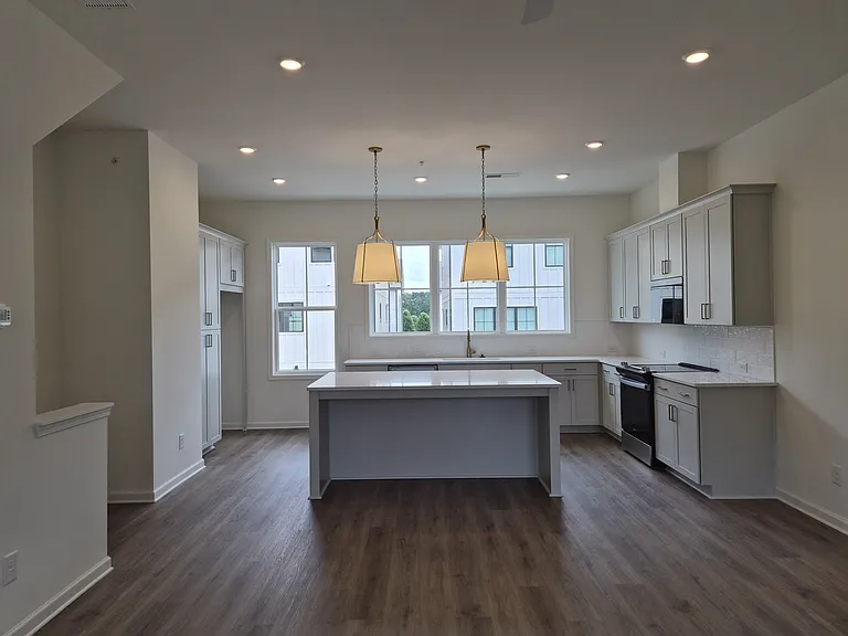 440 Argosy Park Cir — Photo 3