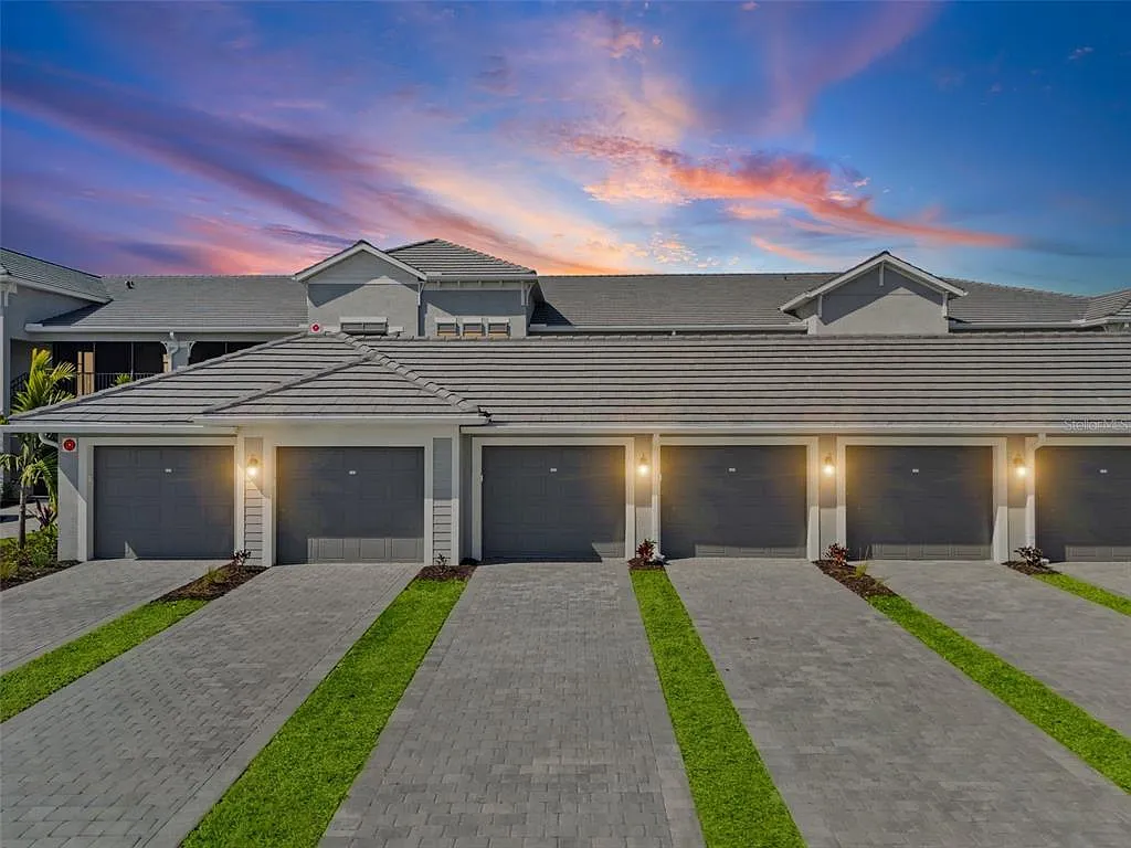 2 bed, 2.0 bath, 1569 sqft, $2,750 — Photo 1