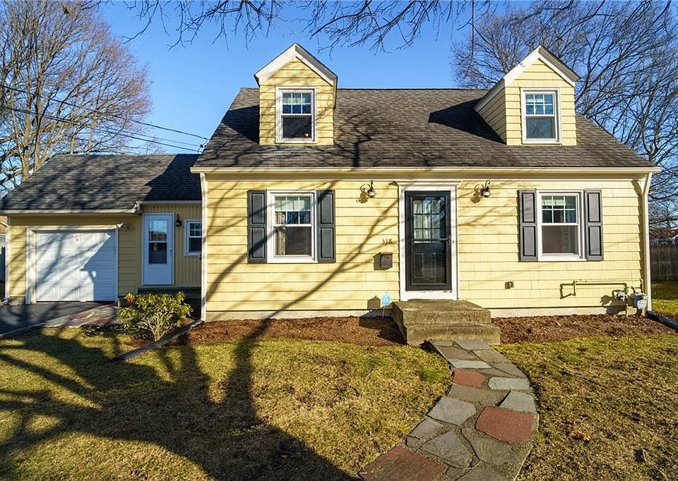 1st image of 318 Fairfax Dr