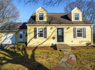 318 Fairfax Dr, Warwick, RI 02888