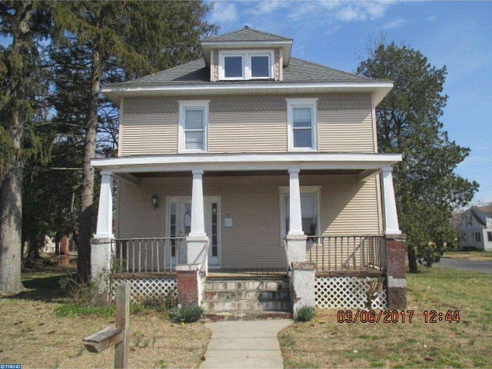 1st image of 105 S Church St