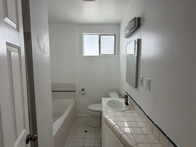 217 S Doheny Dr #5 — Photo 18
