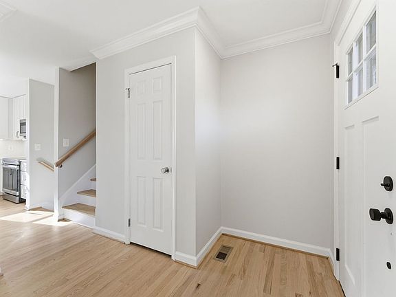 4th image of 4508 Old Field Dr