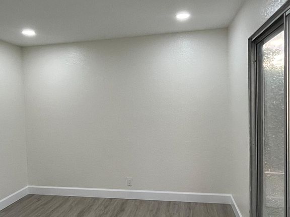 4th image of 265 S Kirkwood Cir