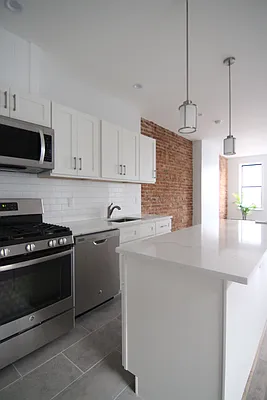 Rented by Nooklyn NYC LLC | media 12
