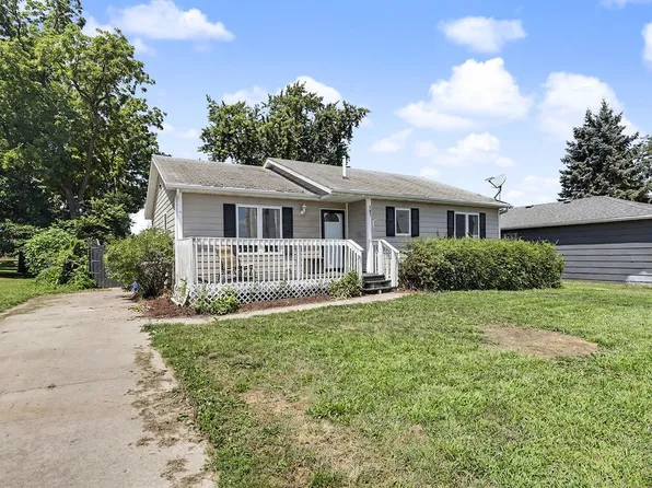 707 N 4th St, Indianola, IA 50125