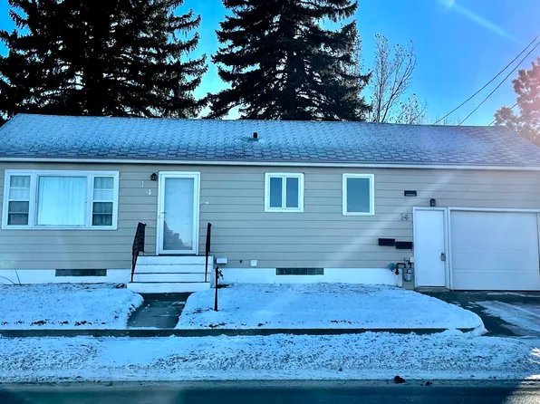 14 11th Ave SE, Minot, ND 58701