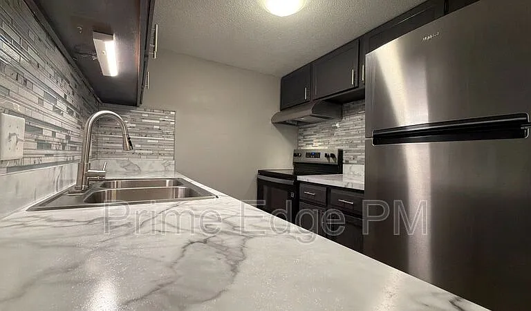 4520 Calvert St #5 — Photo 8