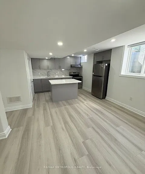 4 Nelly Ct #BASEMENT — Photo 11