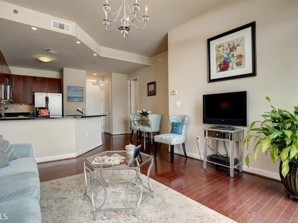 711 Cosmopolitan Dr NE Unit 327, Atlanta, GA 30324