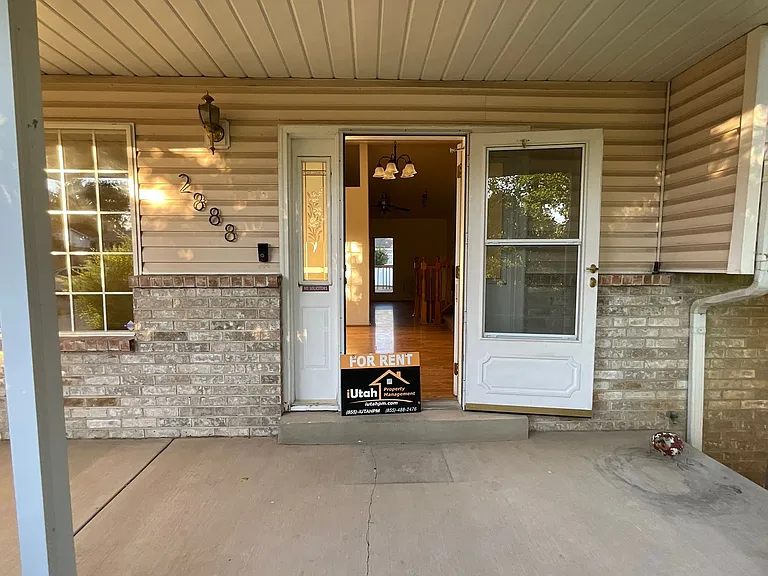 2888 N 1050 E — Photo 2