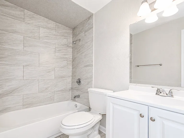 4412 Central Ln — Photo 10