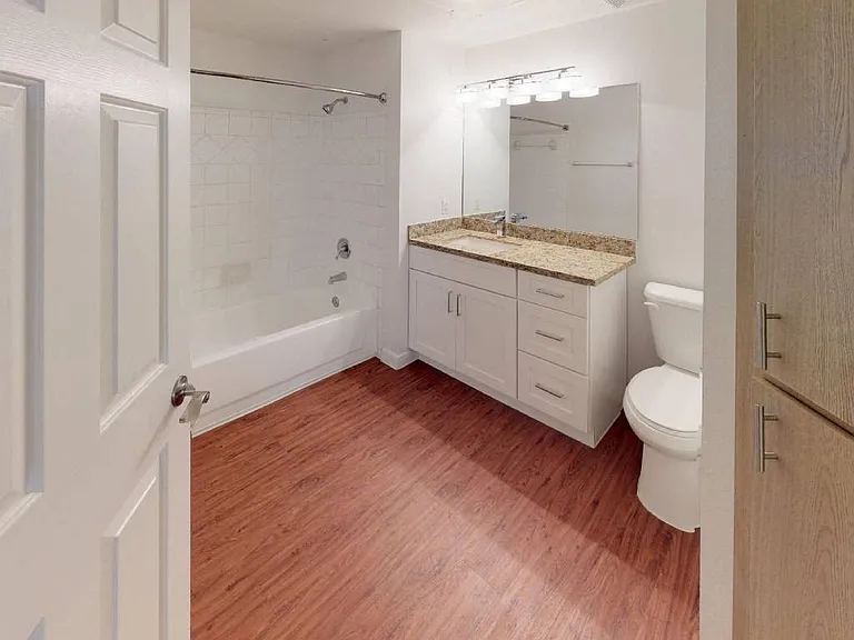 The Whittington Apartments — Photo 18