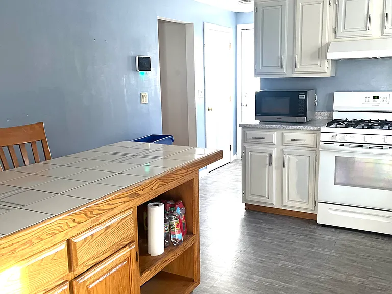 133 Center St — Photo 7