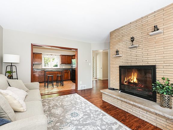 2nd image of 1718 Mason Ave