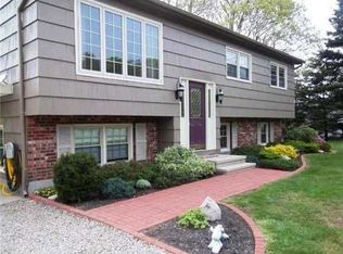 30 Quannacut Rd, Westerly, RI 02891