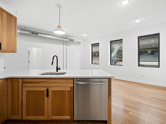 4th image of 2201 N Front St #3