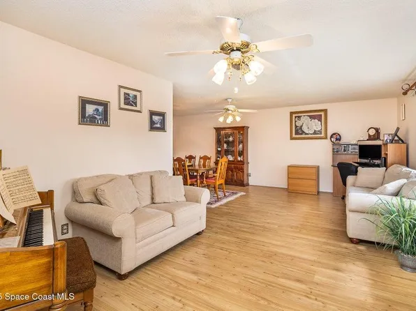 1359 Cherry Hills Road NE, Palm Bay, FL 32905