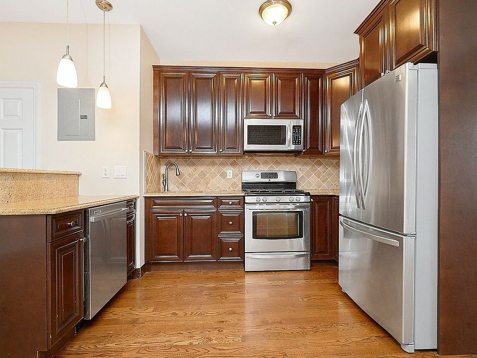 1st image of 223 W 115th St APT 3