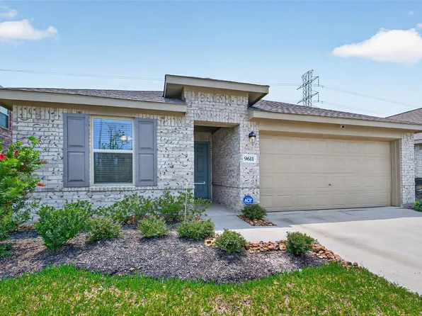 9611 Atwood Lake Dr, Baytown, TX 77521