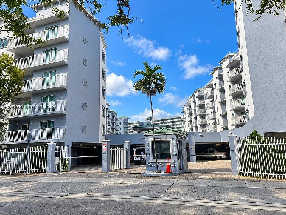 2475 NW 16th Street Rd #513