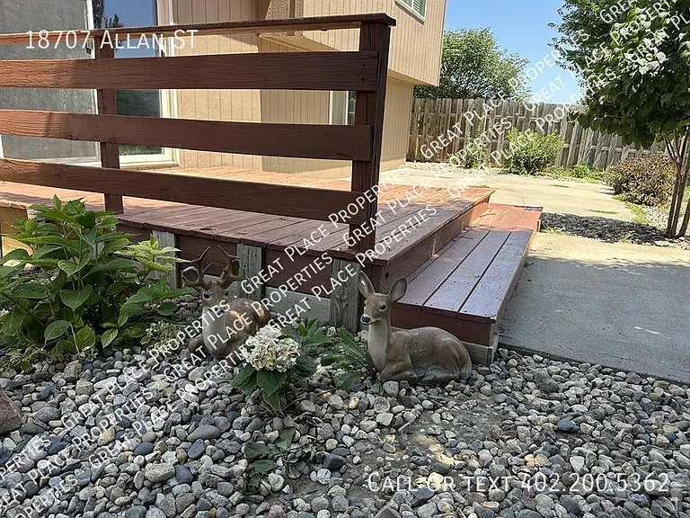 18707 Allan St — Photo 8