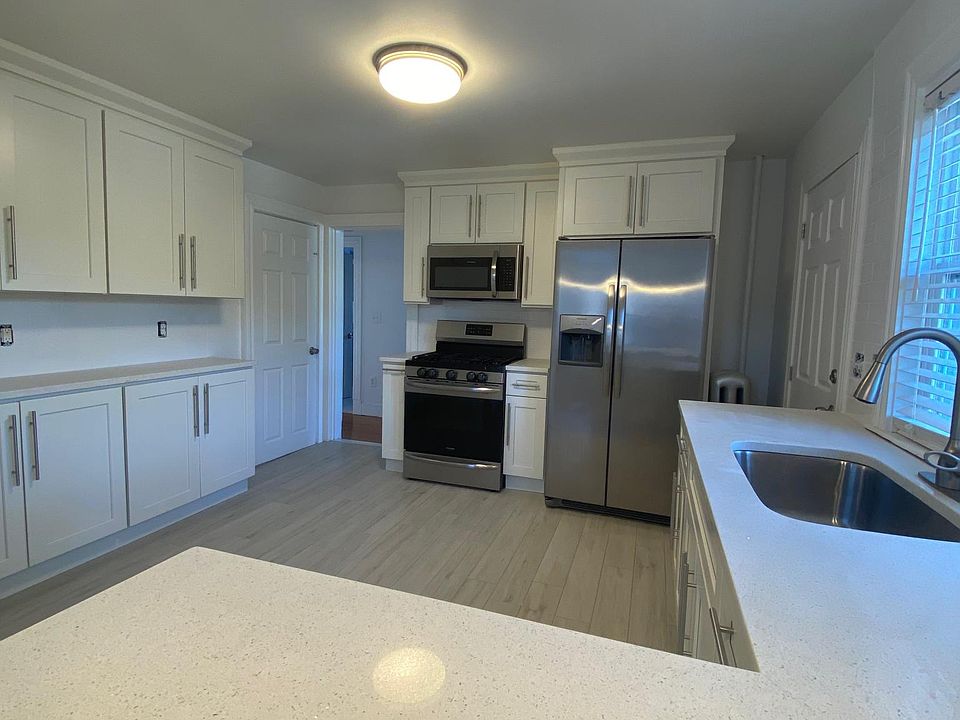 1st image of 217 Essex St #2
