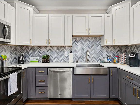 2nd image of 476 E Magnolia Ave #476