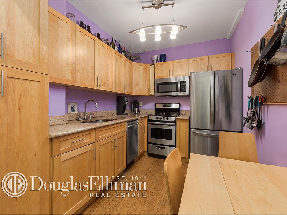 2nd image of 525 E 6th St APT 1R