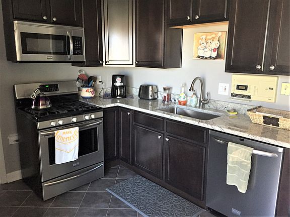 4th image of 8751 Willow Dr