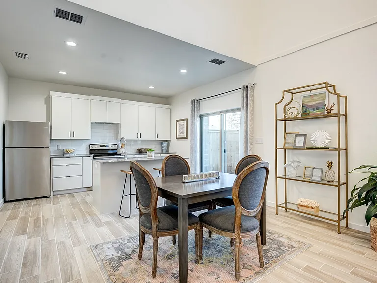 310 Homestead Ave #2 — Photo 12